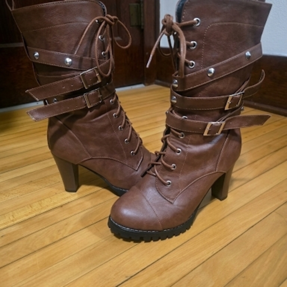 Women's Brown Lace-Up Heeled Combat Boots